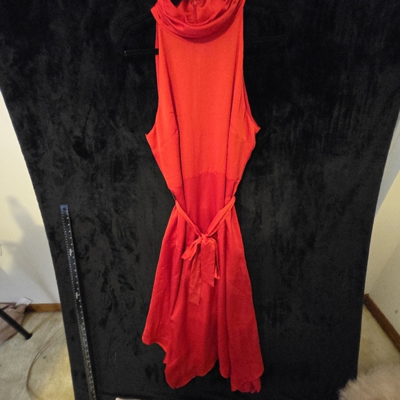 Vincent camuto halter neck maxi dress with asymmetrical hem - Picture 3 of 11